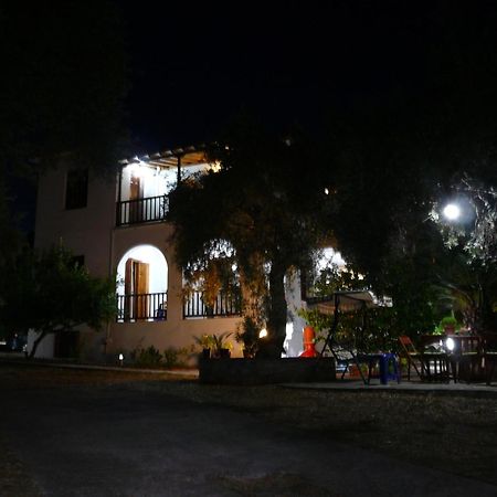 Liossis Rooms & Apartments Skopelos Exterior foto
