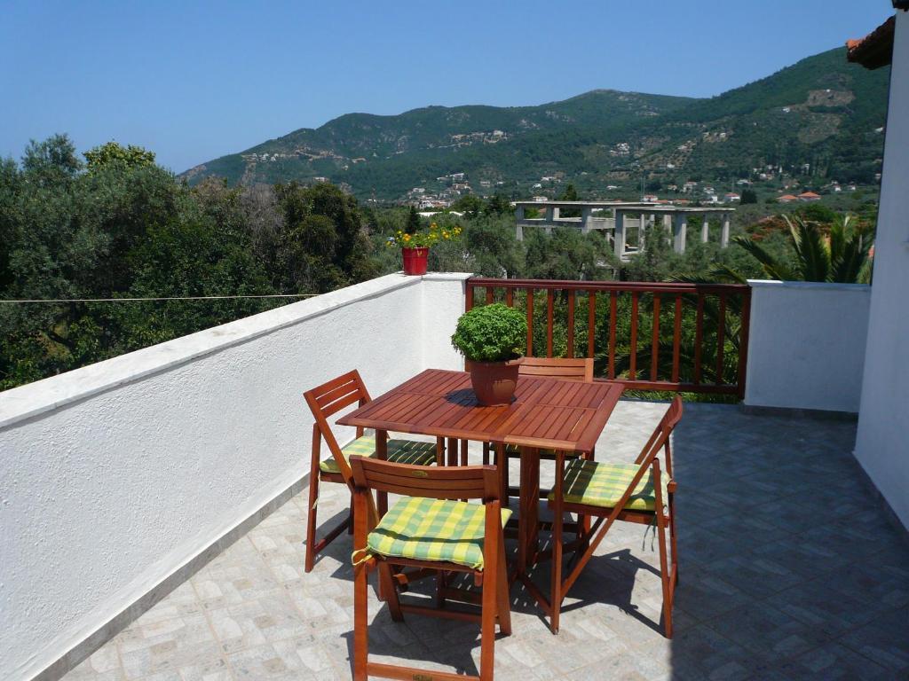Liossis Rooms & Apartments Skopelos Exterior foto